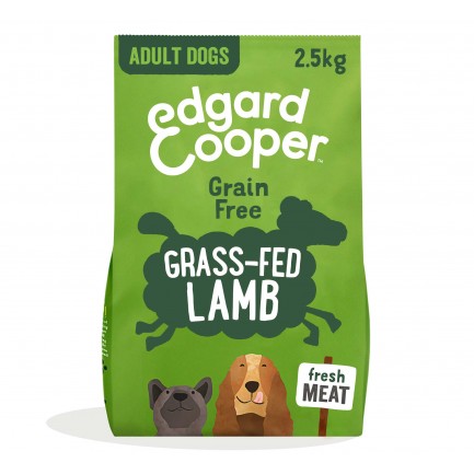 Edgard Cooper mit frischem Lammfleisch für Hunde
